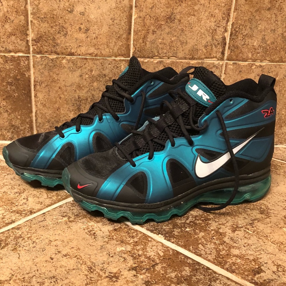 NIKE BASKETBALL SHOES RUNNING